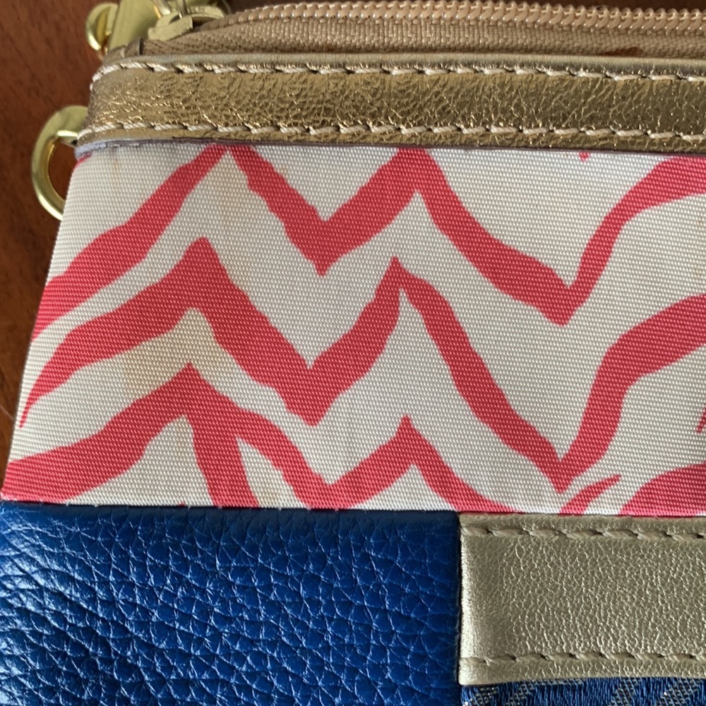 Coach Wristlet Multi-Pattern - image 6